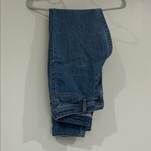 W62 Women's Signature Fit Skinny Jeans